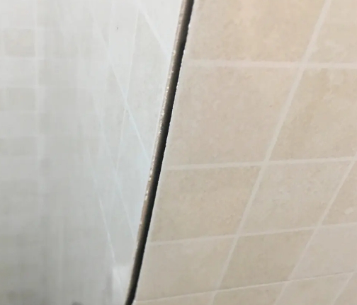 安多瓷砖空鼓维修公司分享阳台瓷砖脱落的修复过程可以分为以下几个步骤