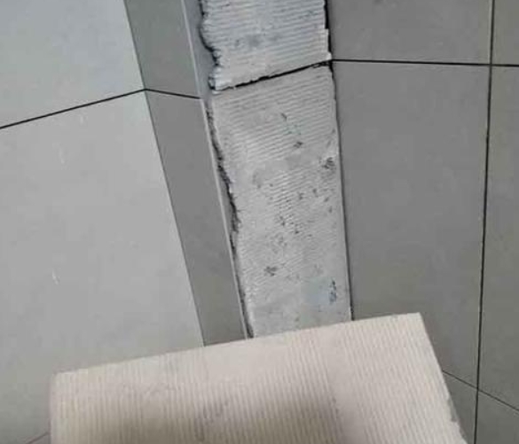 安多瓷砖空鼓维修公司分享下厨房瓷砖脱落的补救措施。